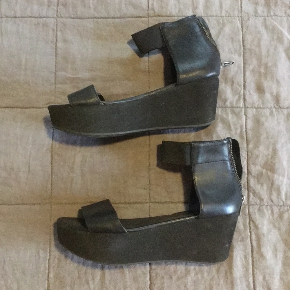 Platform shoes